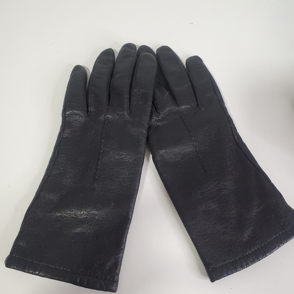 Elegant Black Leather Gloves Size M-S